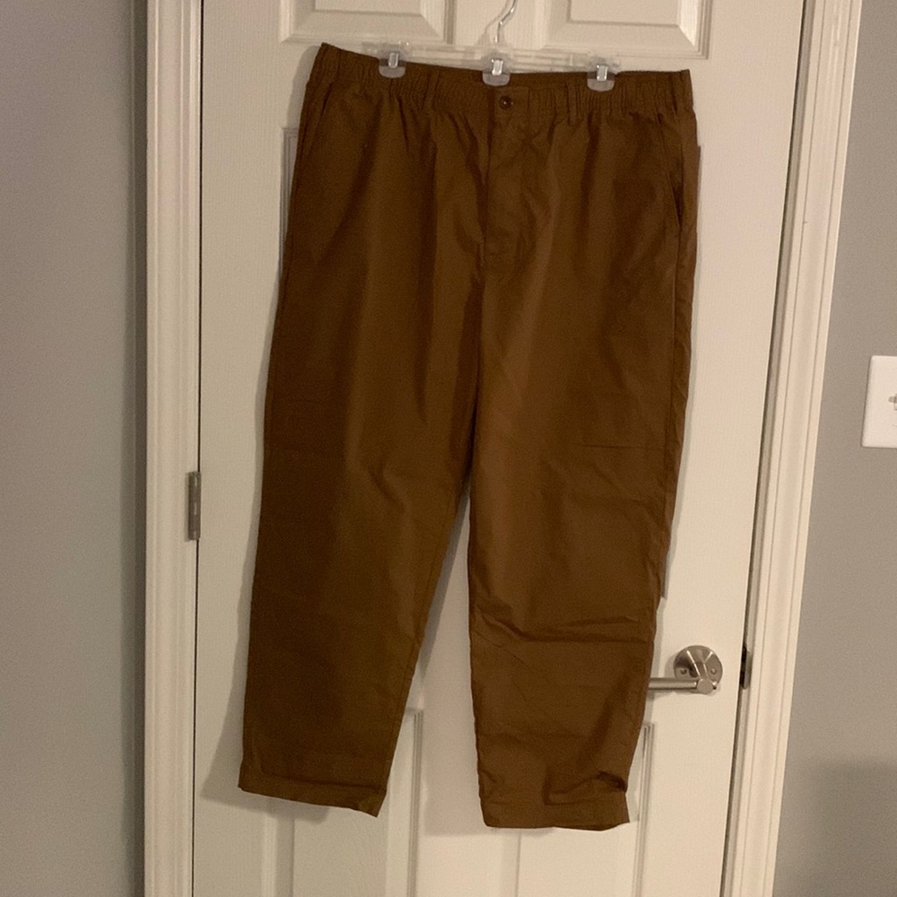 Mens pull up Gap khaki pants